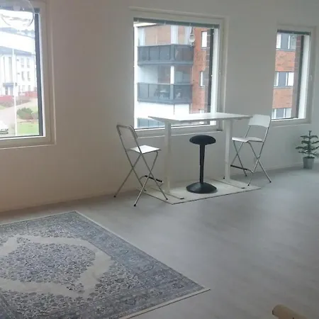 Apartment Moderni Asunto Hyvien Yhteyksien Paeaessae Kirkkonummi