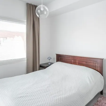 Moderni Asunto Hyvien Yhteyksien Paeaessae